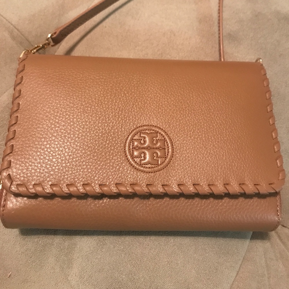 New Tory Burch Marion Flat Wallet Crossbody Tan